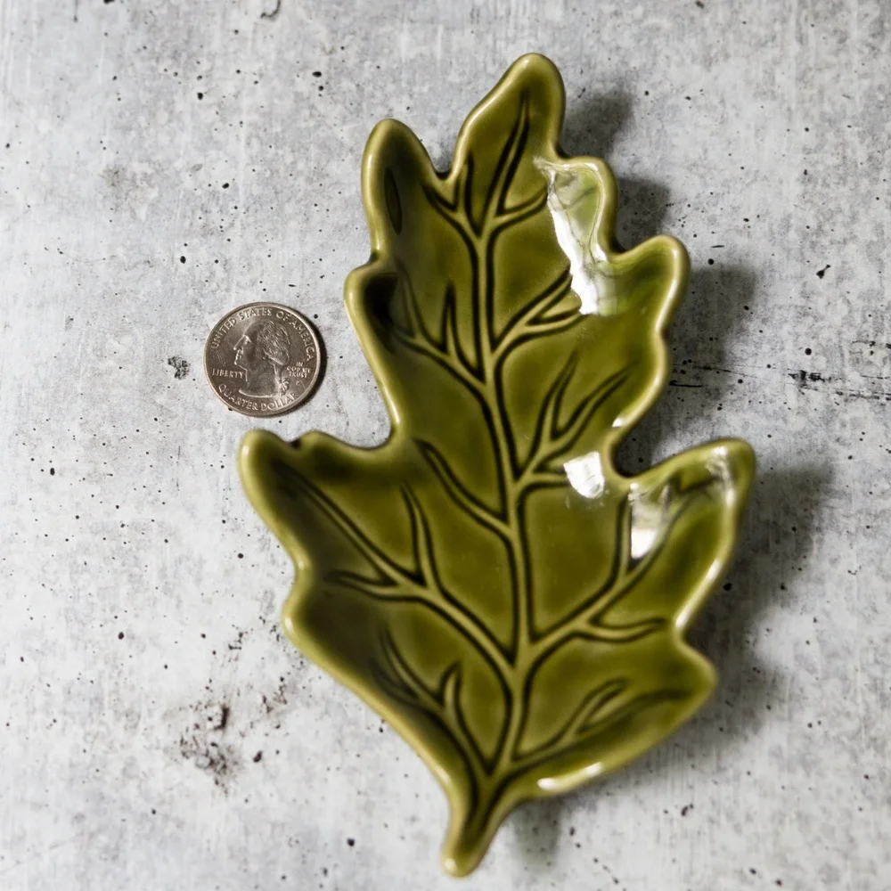 Sur la Table green ceramic pottery oak leaf trinket appetizer soap dish 6